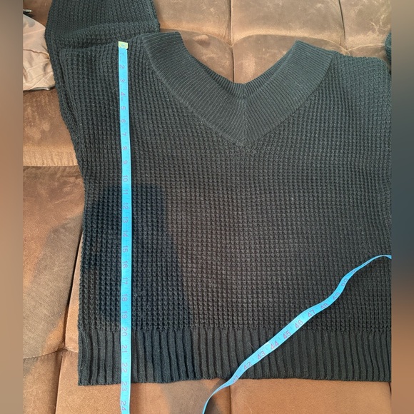 Zenana🖤 Black Waffle Knit V-Neck Oversized Sweater 🖤 - Picture 10 of 12